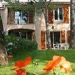 Au Bois Fleuri Les Chambres D'Hotes Nocleg ze śniadaniem 4*