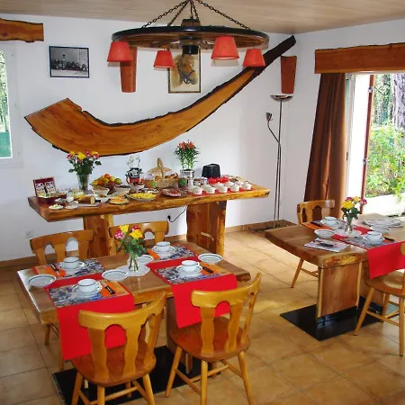 Au Bois Fleuri Les D'hotes 4*