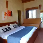 Au Bois Fleuri Les Chambres D'Hotes Bed & Breakfast 4*