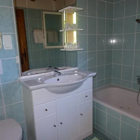 Au Bois Fleuri Les D'hotes فندق مبيت وإفطار 4*