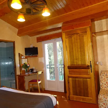 Les D'hotes Au Bois Fleuri Oda ve Kahvaltı *
