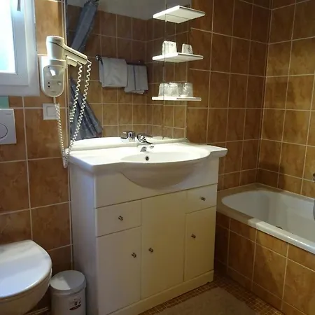 Oda ve Kahvaltı Les D'hotes Au Bois Fleuri *